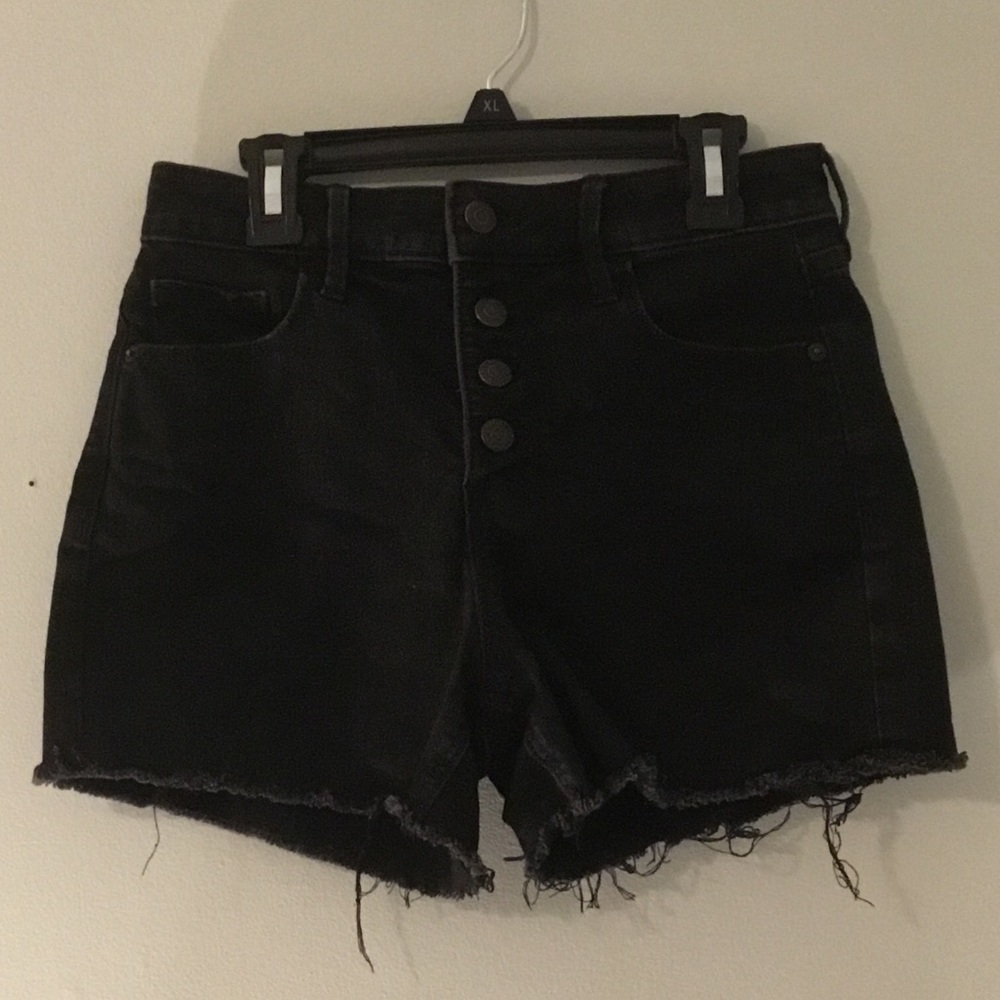 High-Waisted Black Denim Shorts with Raw Hem
